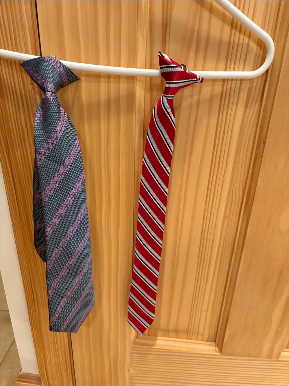 Gray and Pink Striped Men's Tie – Classic Formal Neckwear